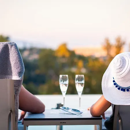 Omnia - Kommeno Bay *